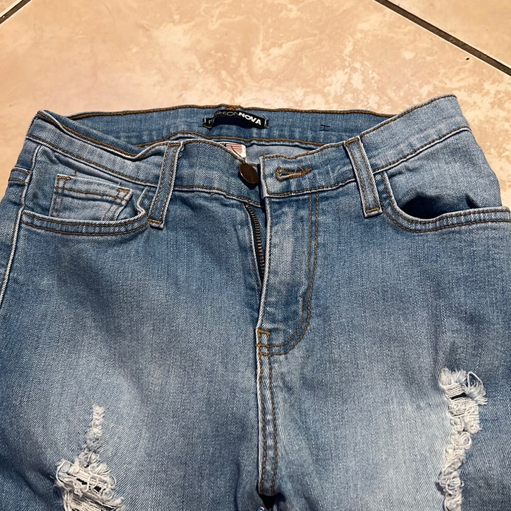 Fashion Nova Curvy jeans